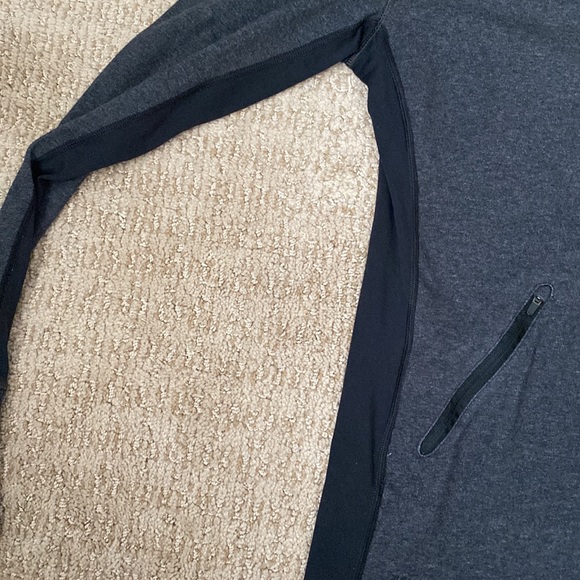 Nike Dri-Fit Lightweight Black & Grey Jacket - Picture 5 of 9